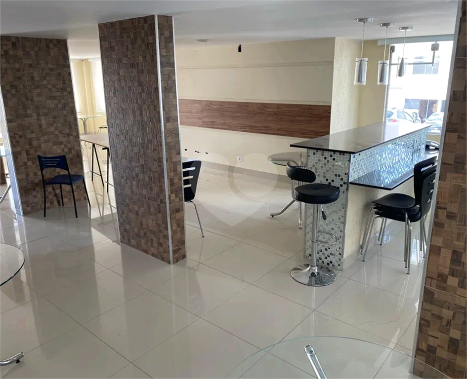 Apartamento de 56m2 com 02 dormitórios reformado