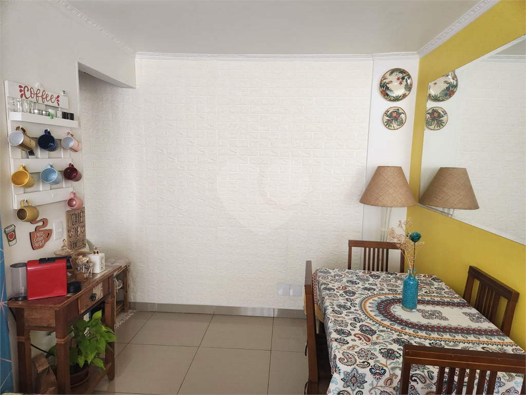 Apartamento de 56m2 com 02 dormitórios reformado