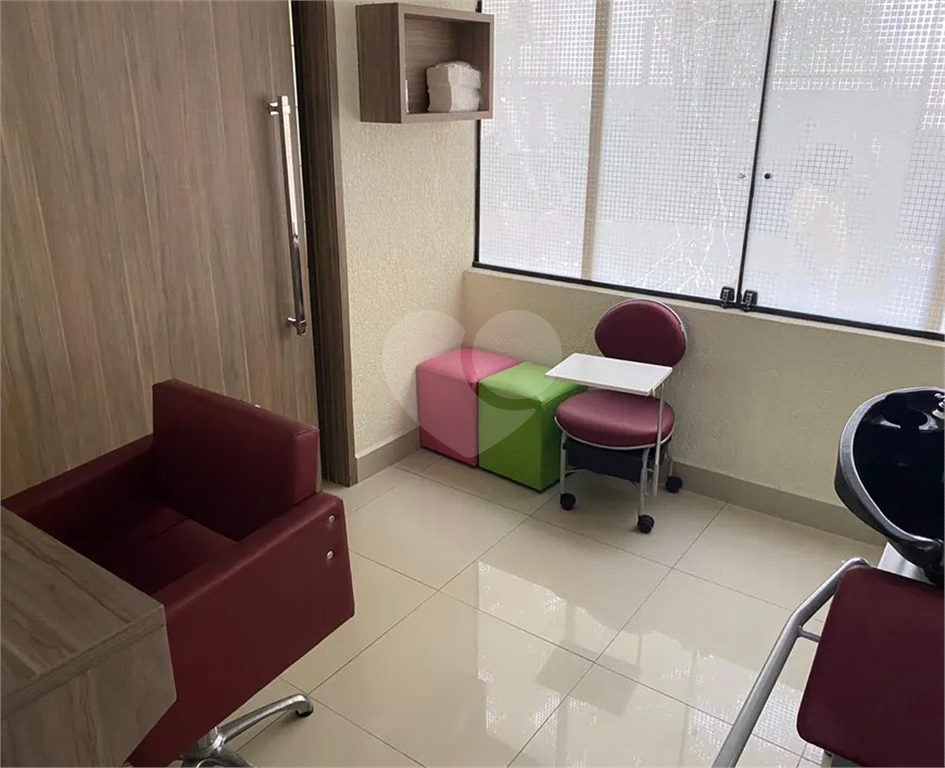 Apartamento de 56m2 com 02 dormitórios reformado