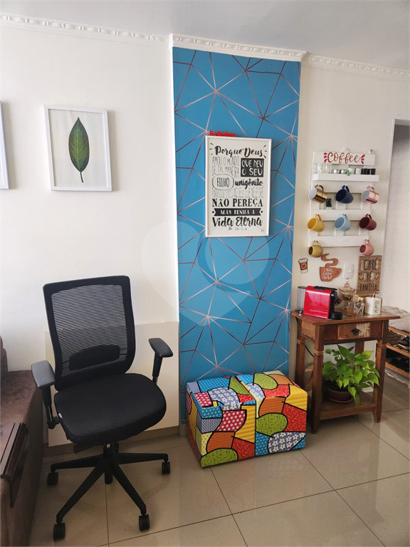 Apartamento de 56m2 com 02 dormitórios reformado