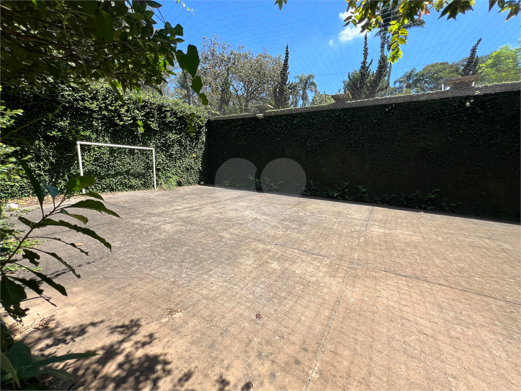Casa com terreno de 3.160m² a´rea construi´da de 790m² no centro da Granja Viana