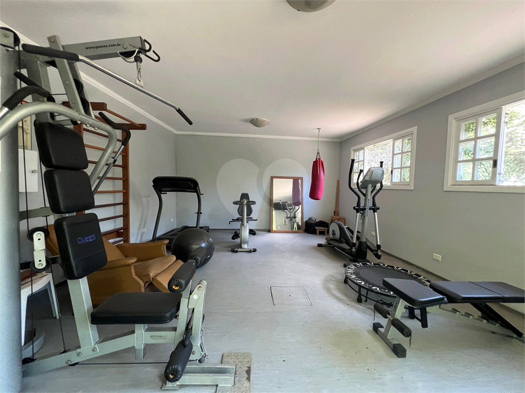 Casa com terreno de 3.160m² a´rea construi´da de 790m² no centro da Granja Viana