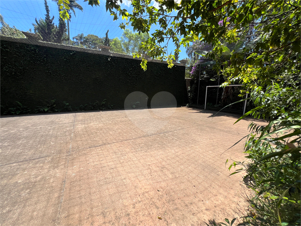 Casa com terreno de 3.160m² a´rea construi´da de 790m² no centro da Granja Viana