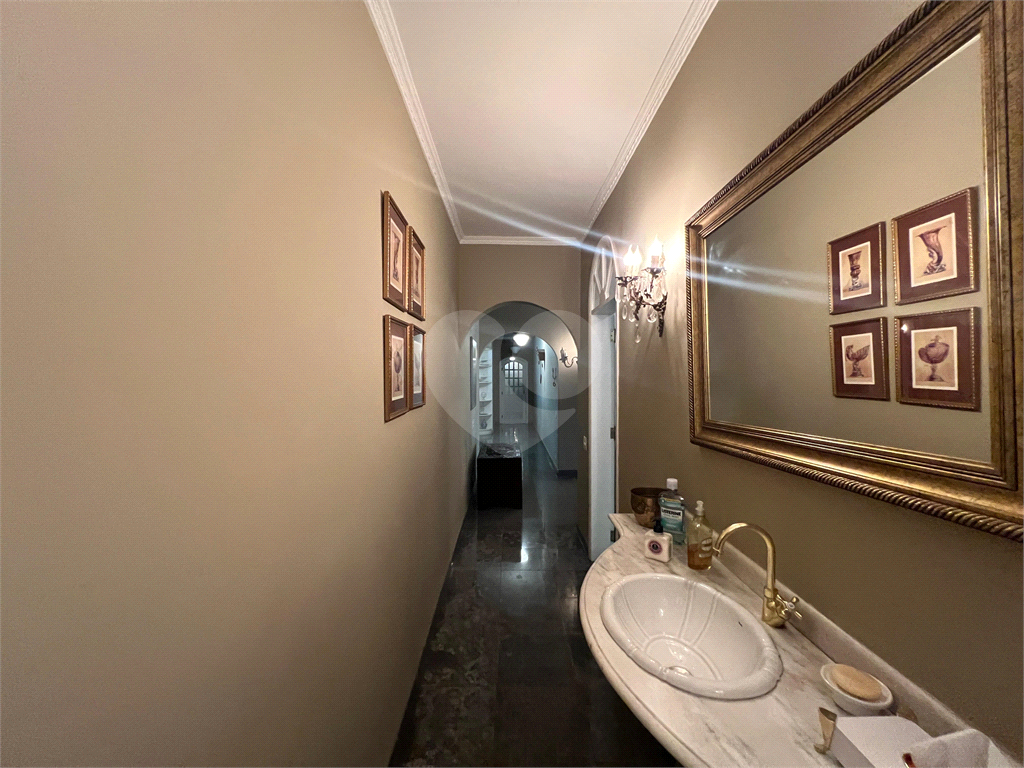 Casa com terreno de 3.160m² a´rea construi´da de 790m² no centro da Granja Viana