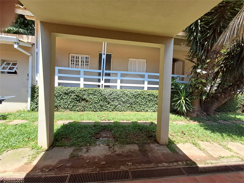 Casa com terreno de 3.160m² a´rea construi´da de 790m² no centro da Granja Viana