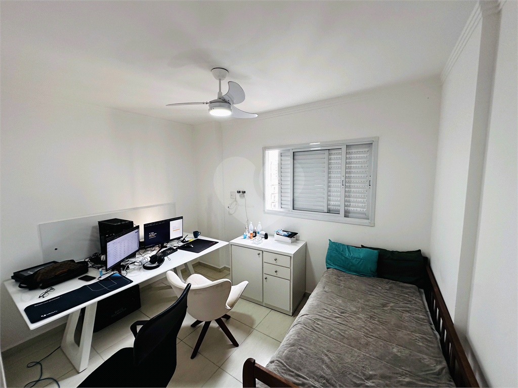 Apartamento de 83m² com 2 Dormitórios (1 Suíte) na Praia Grande