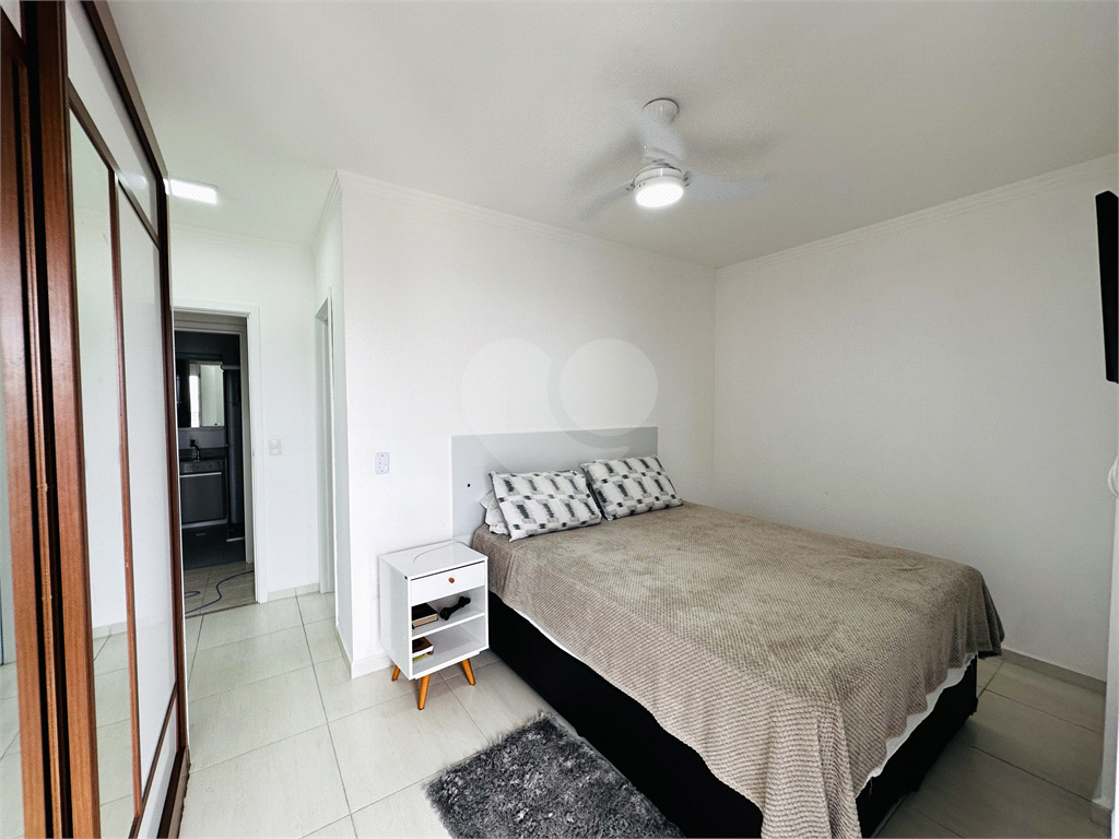 Apartamento de 83m² com 2 Dormitórios (1 Suíte) na Praia Grande