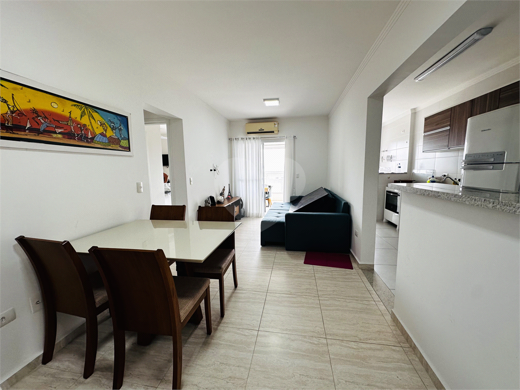 Apartamento de 83m² com 2 Dormitórios (1 Suíte) na Praia Grande