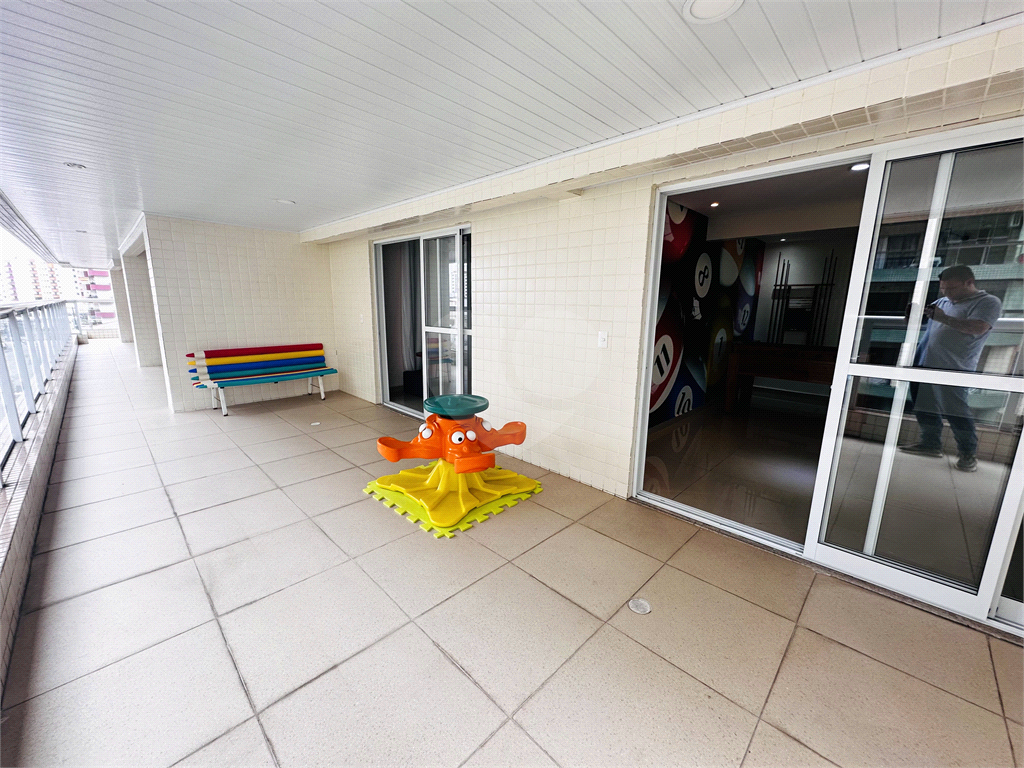 Apartamento de 83m² com 2 Dormitórios (1 Suíte) na Praia Grande