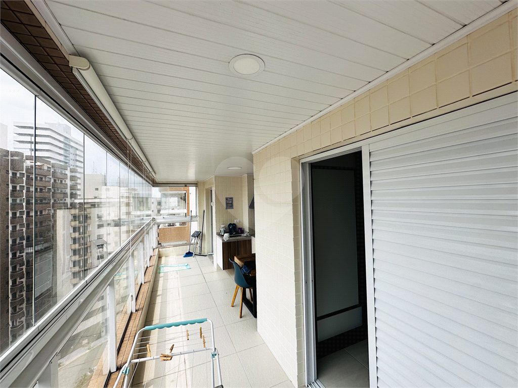 Apartamento de 83m² com 2 Dormitórios (1 Suíte) na Praia Grande