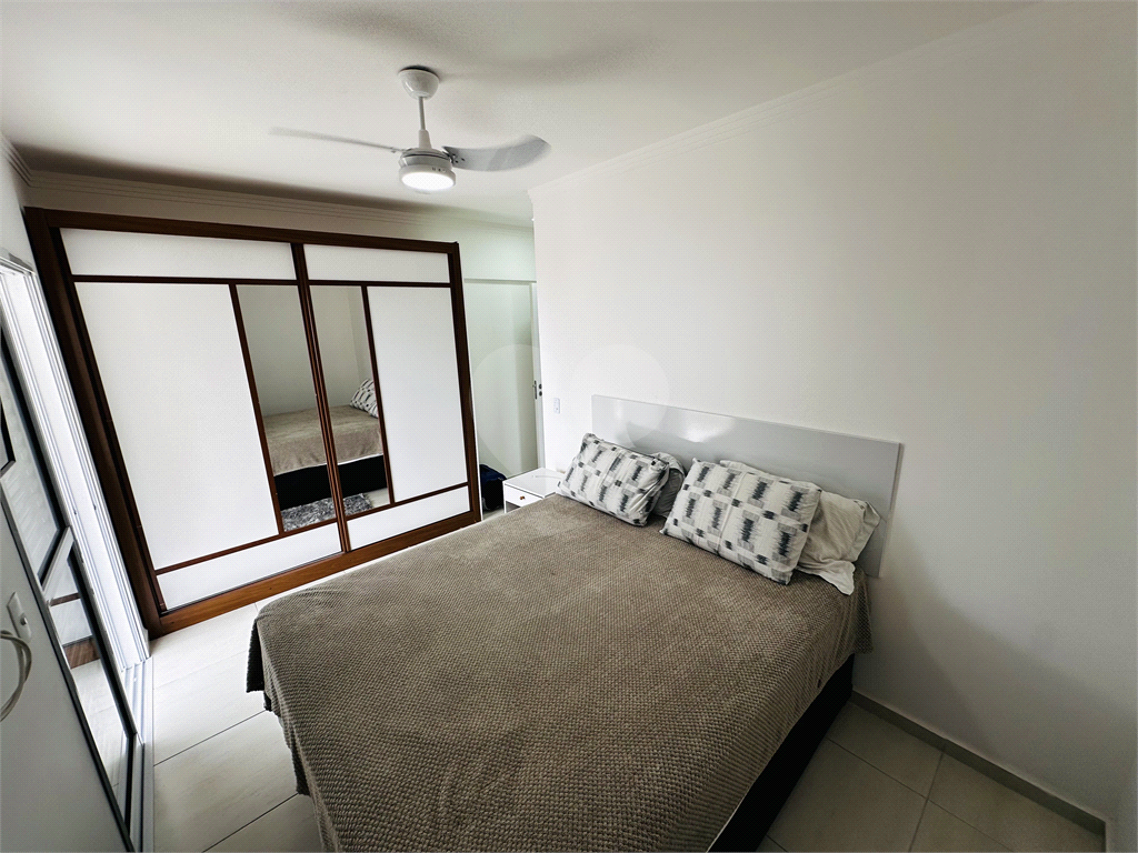 Apartamento de 83m² com 2 Dormitórios (1 Suíte) na Praia Grande