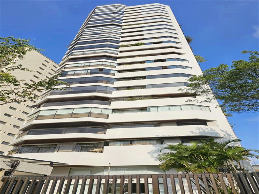 Apartamento à Venda na Aclimação com 250 m2