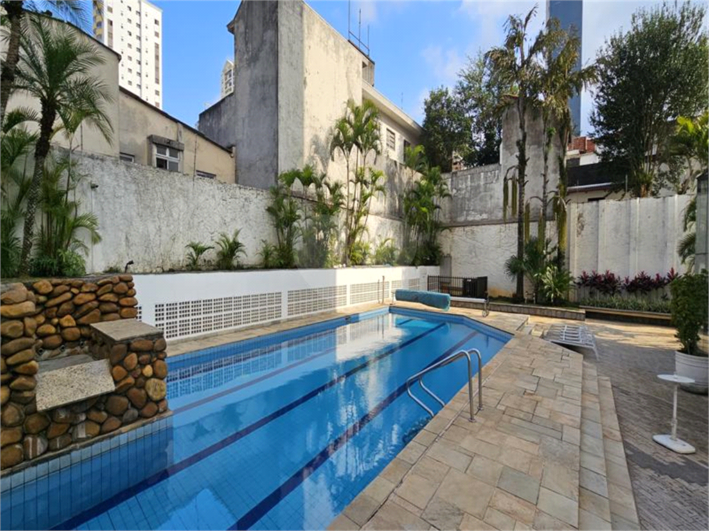 Apartamento à Venda na Aclimação com 250 m2