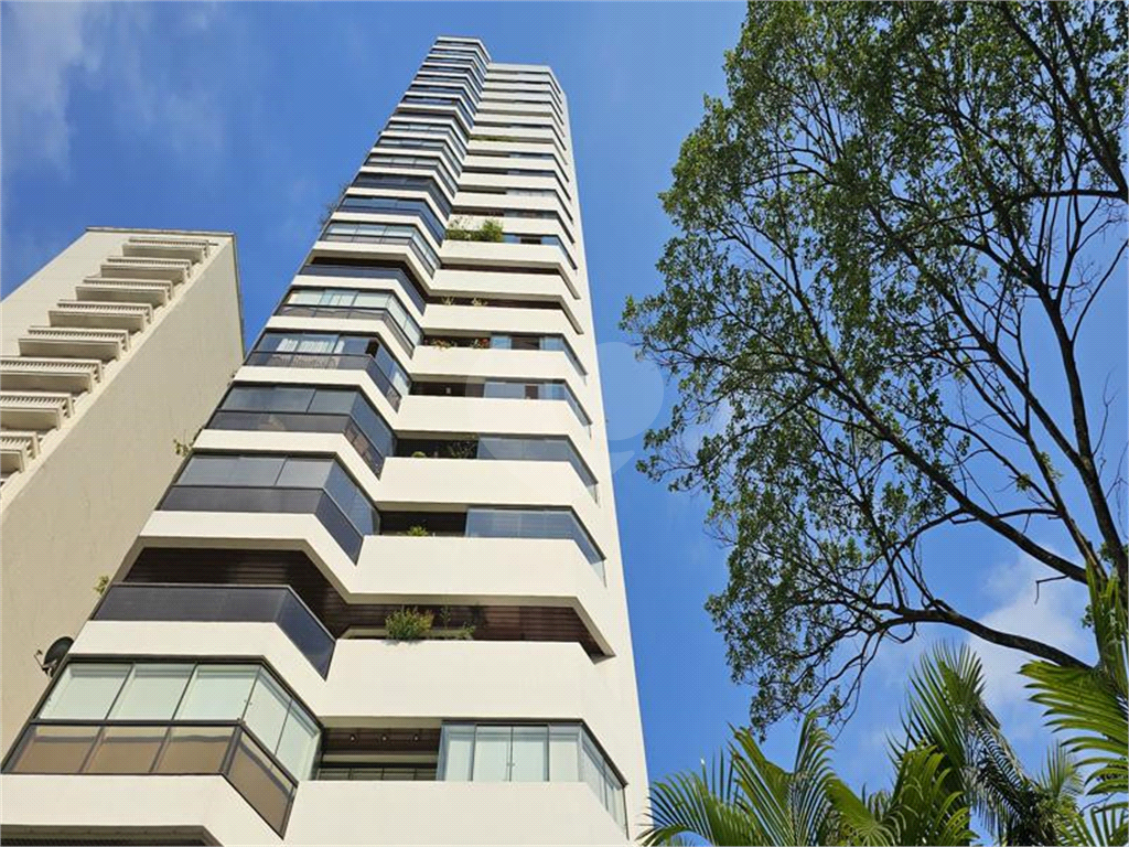 Apartamento à Venda na Aclimação com 250 m2