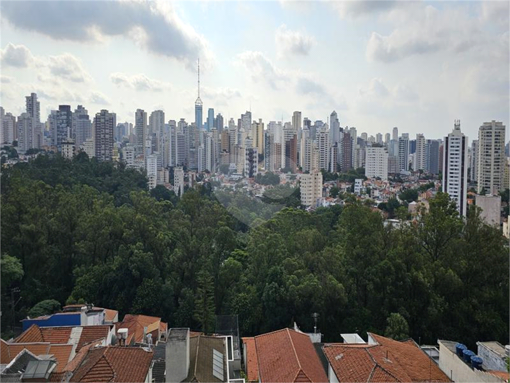 Apartamento à Venda na Aclimação com 250 m2