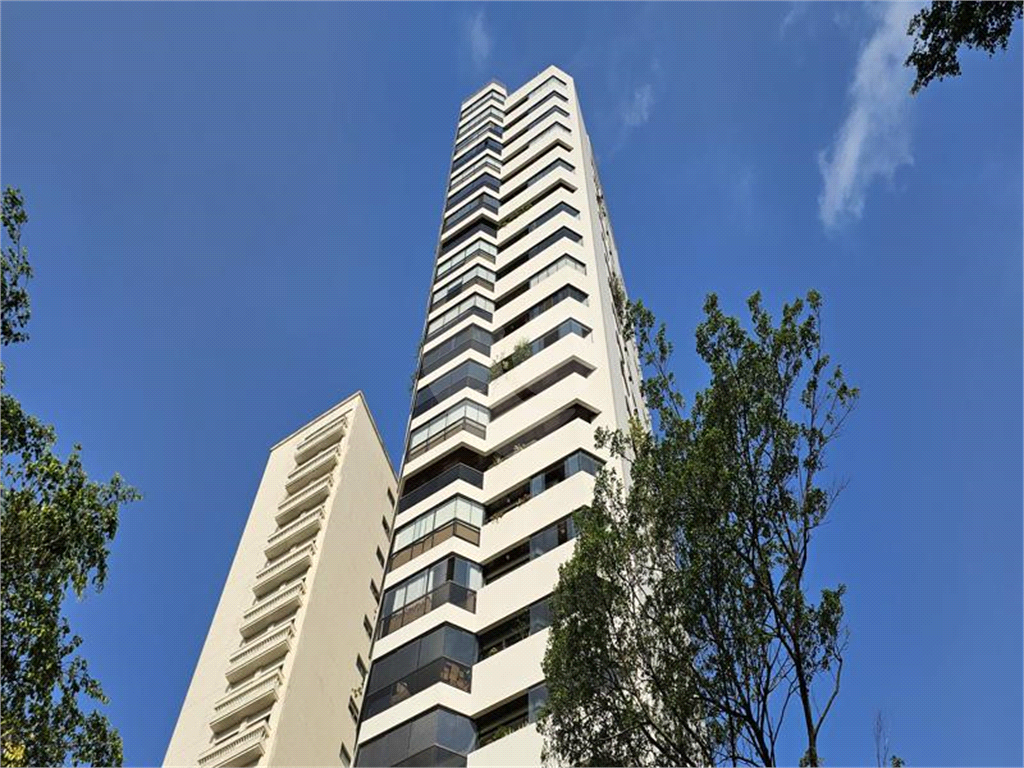 Apartamento à Venda na Aclimação com 250 m2