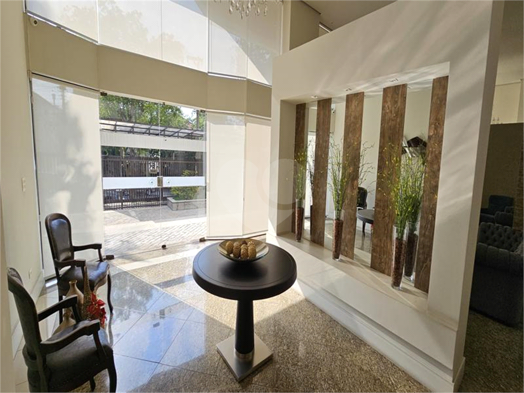 Apartamento à Venda na Aclimação com 250 m2