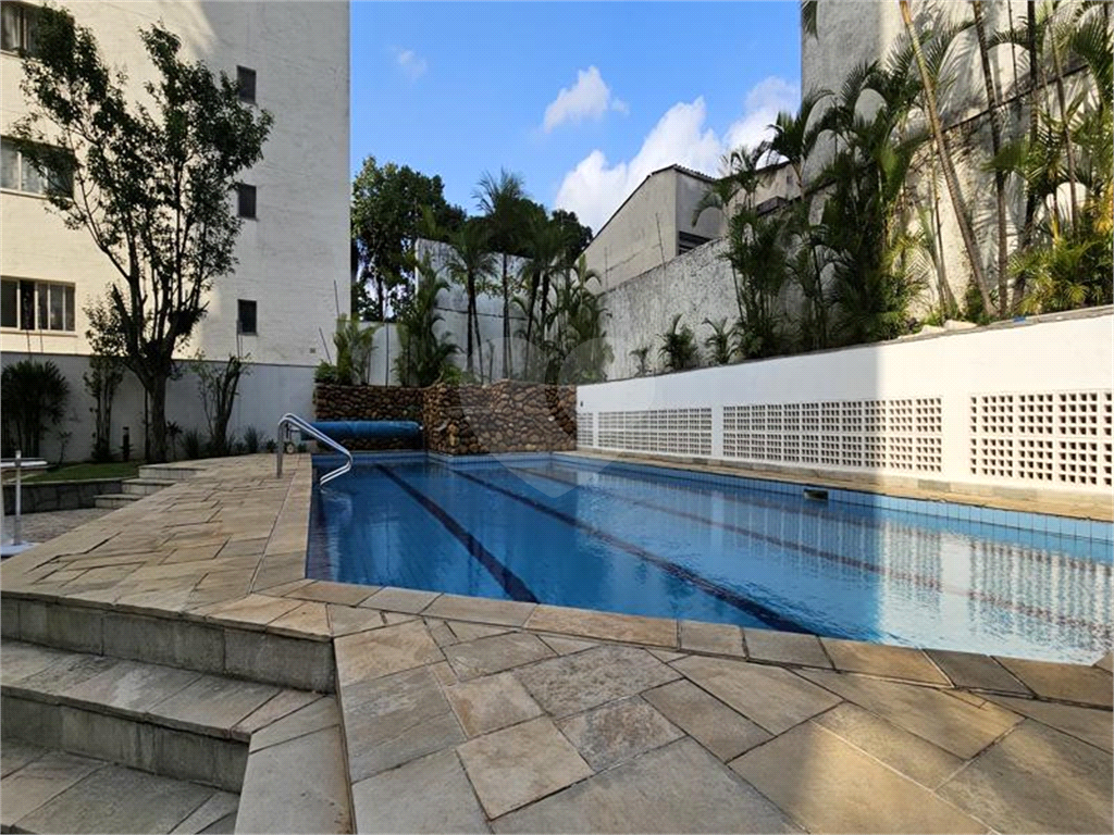 Apartamento à Venda na Aclimação com 250 m2
