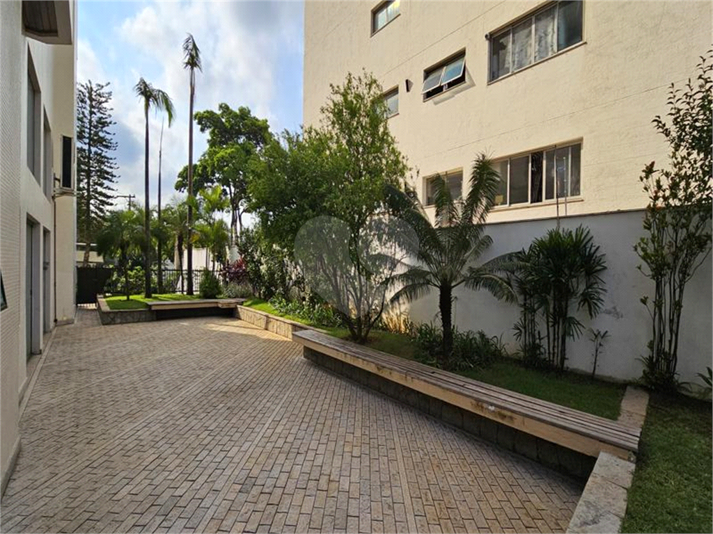 Apartamento à Venda na Aclimação com 250 m2