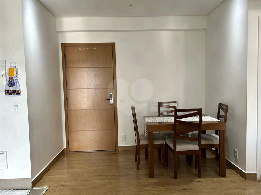 APARTAMENTO em CENTRO