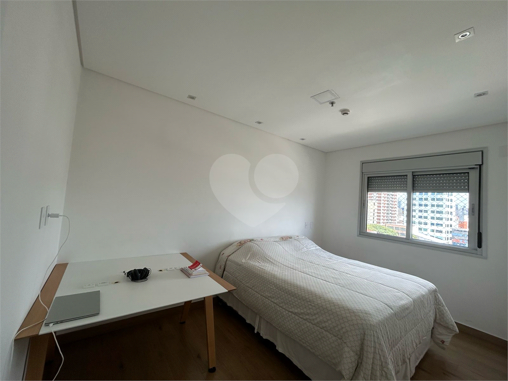 APARTAMENTO em CENTRO