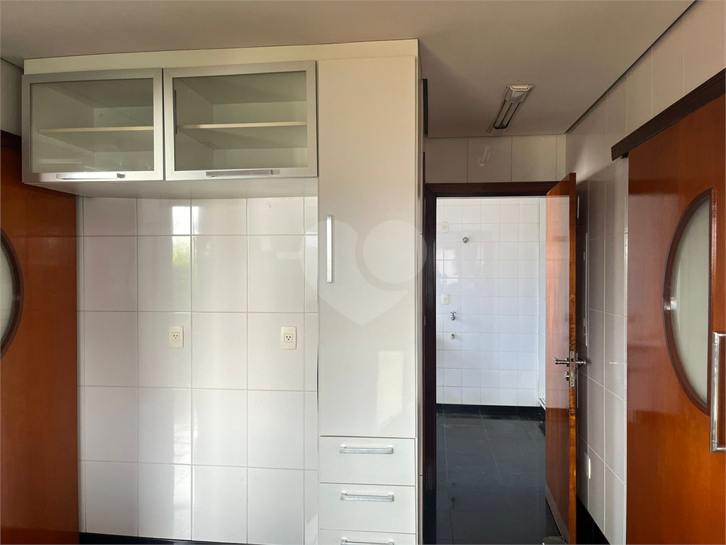 Casa de Condomínio para alugar com 3 quartos, 230m² - Foto 39