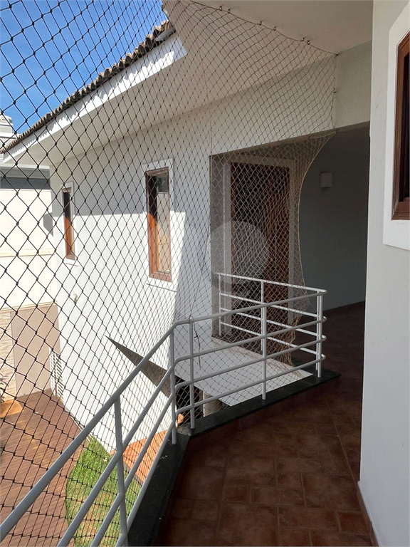 Casa de Condomínio para alugar com 3 quartos, 230m² - Foto 23