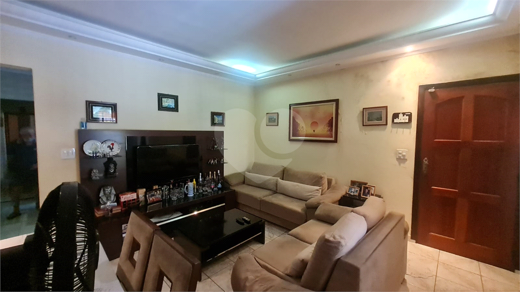 Casa térrea à venda | 154 m² | 2 dormitórios | 2 vagas no Parque Edu Chaves!