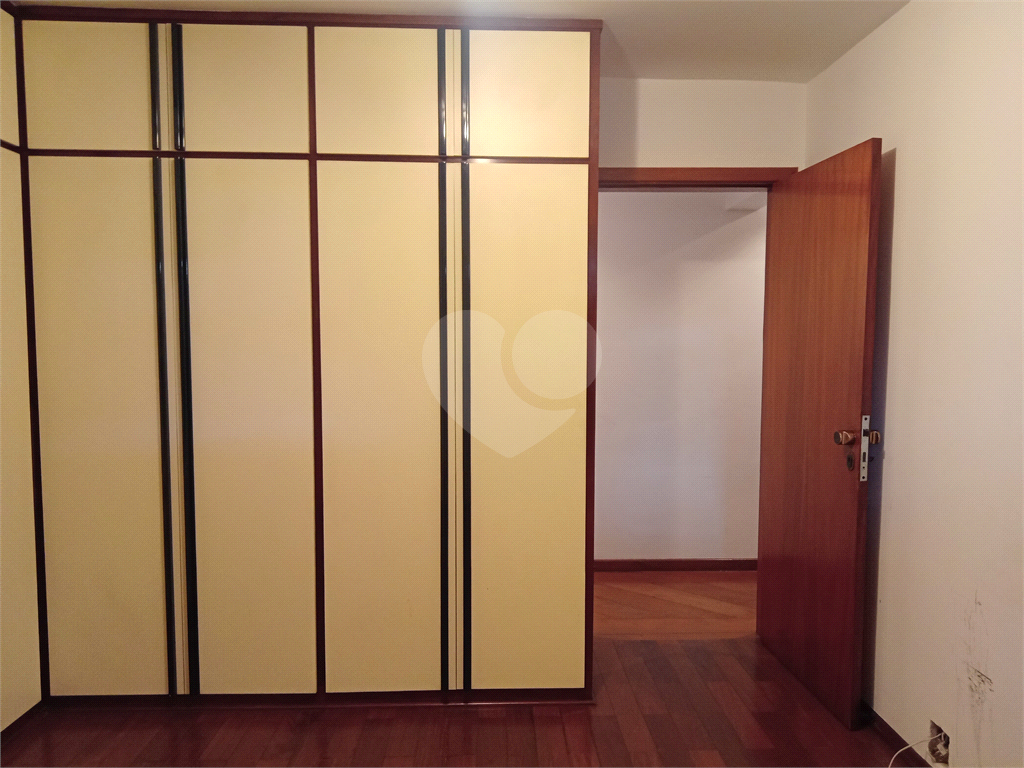 Aluga-se luxuoso Apartamento de 220m² em Andar Alto!