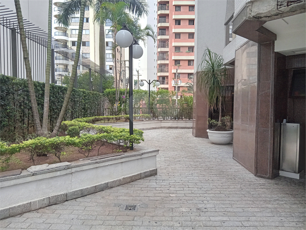Aluga-se luxuoso Apartamento de 220m² em Andar Alto!
