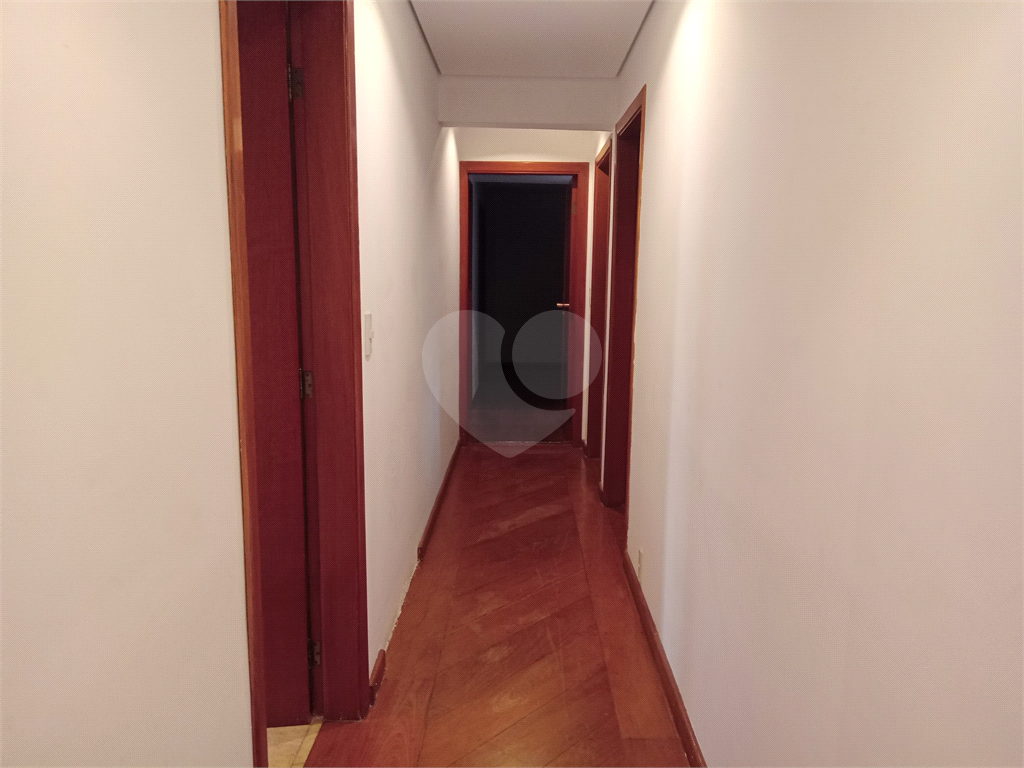 Aluga-se luxuoso Apartamento de 220m² em Andar Alto!