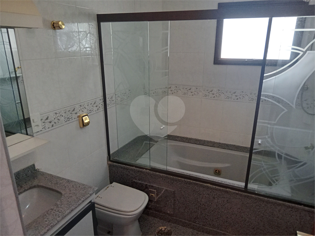 Aluga-se luxuoso Apartamento de 220m² em Andar Alto!