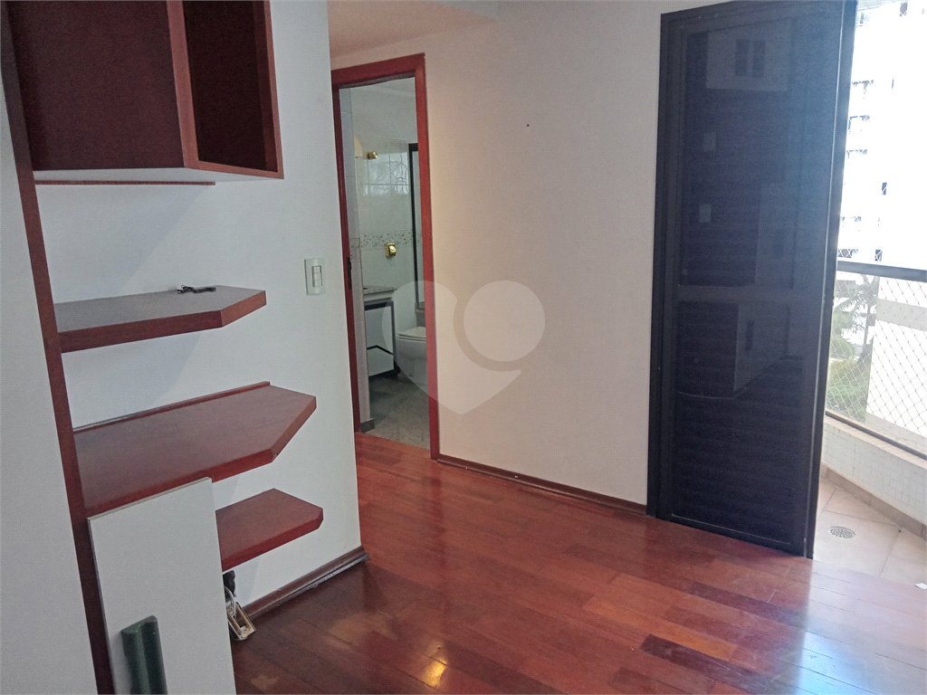 Aluga-se luxuoso Apartamento de 220m² em Andar Alto!