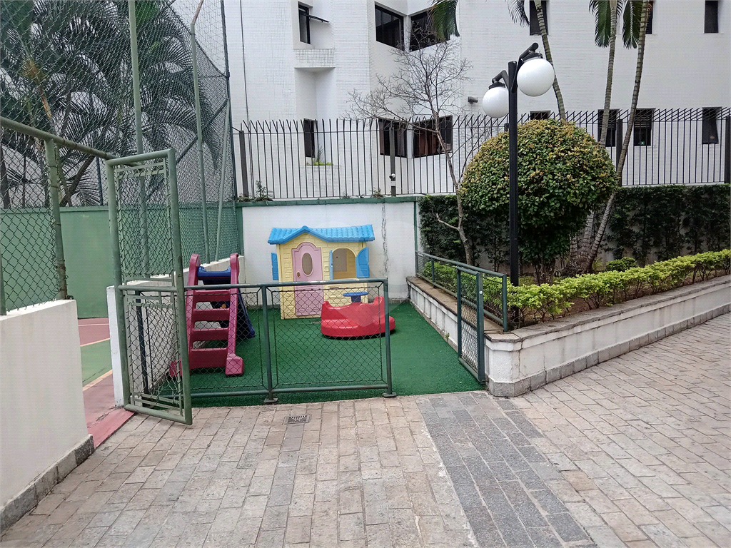 Aluga-se luxuoso Apartamento de 220m² em Andar Alto!