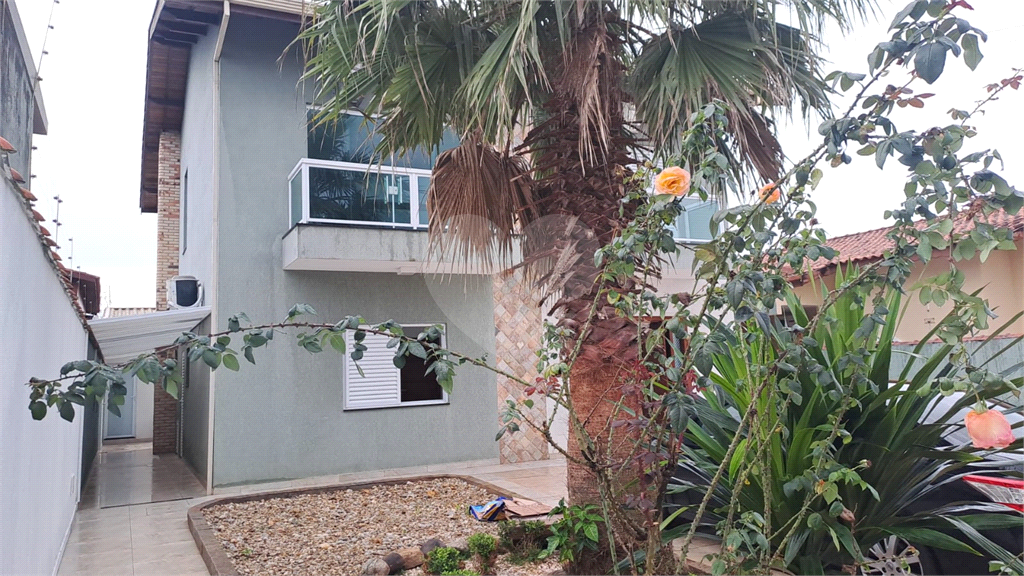 Sobrado à venda | 360 m² | 4 dormitórios | 1 vaga | Nova Peruíbe / SP !
