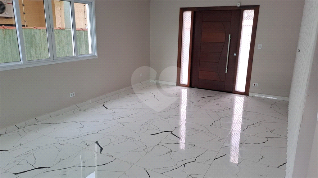Sobrado à venda | 360 m² | 4 dormitórios | 1 vaga | Nova Peruíbe / SP !