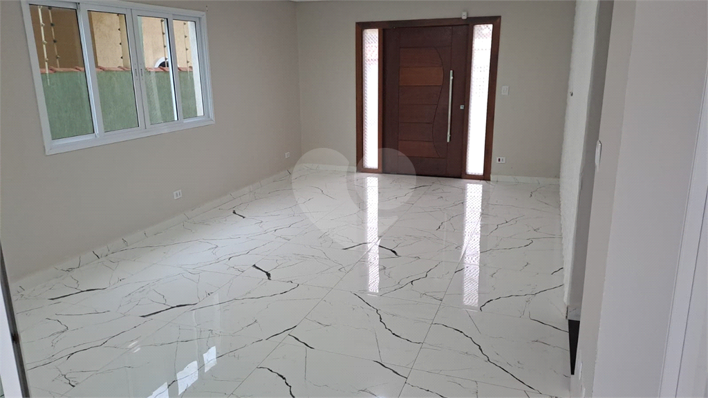 Sobrado à venda | 360 m² | 4 dormitórios | 1 vaga | Nova Peruíbe / SP !