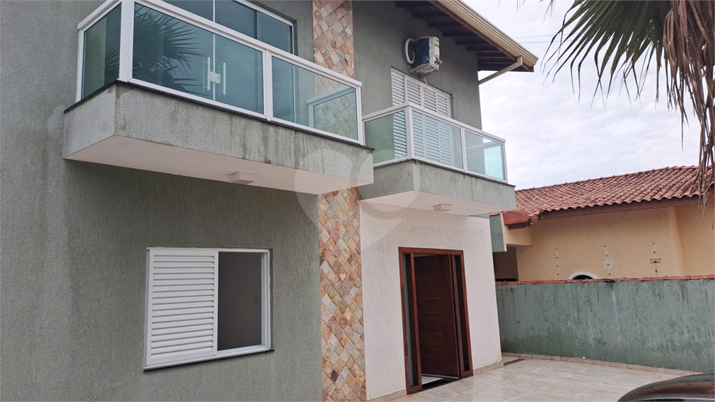 Sobrado à venda | 360 m² | 4 dormitórios | 1 vaga | Nova Peruíbe / SP !