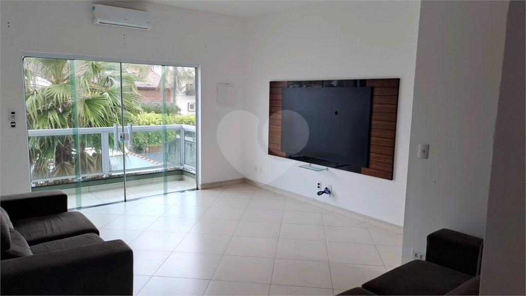 Sobrado à venda | 360 m² | 4 dormitórios | 1 vaga | Nova Peruíbe / SP !