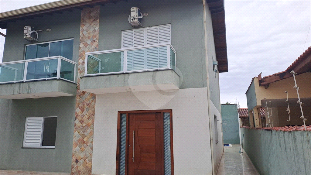 Sobrado à venda | 360 m² | 4 dormitórios | 1 vaga | Nova Peruíbe / SP !