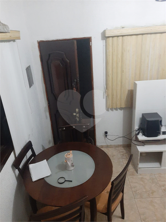 Vendo excelente sobrado de 4 lajes com 4 casas para residencia ou investimento