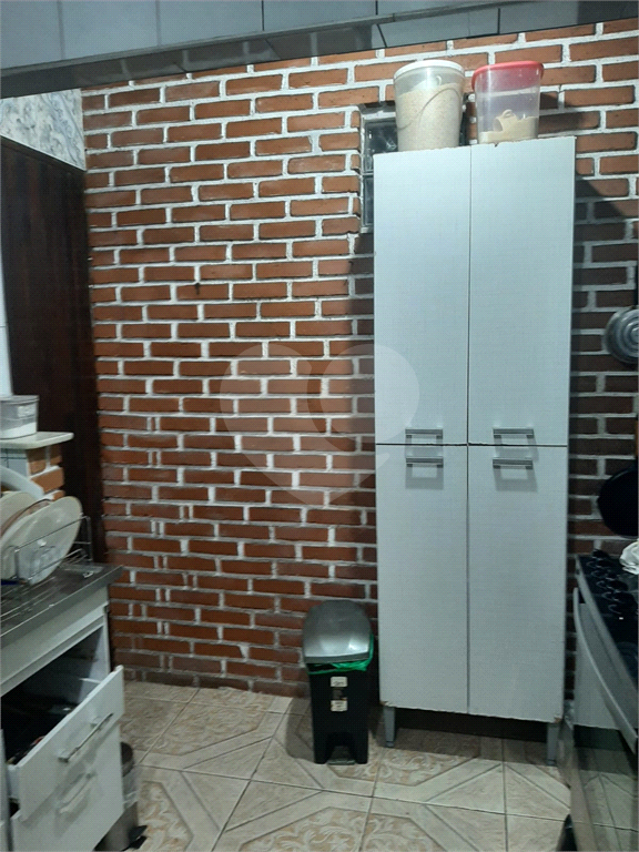 Vendo excelente sobrado de 4 lajes com 4 casas para residencia ou investimento