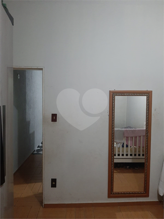Vendo excelente sobrado de 4 lajes com 4 casas para residencia ou investimento