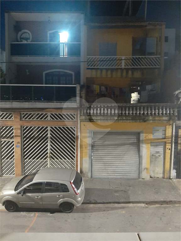 Vendo excelente sobrado de 4 lajes com 4 casas para residencia ou investimento