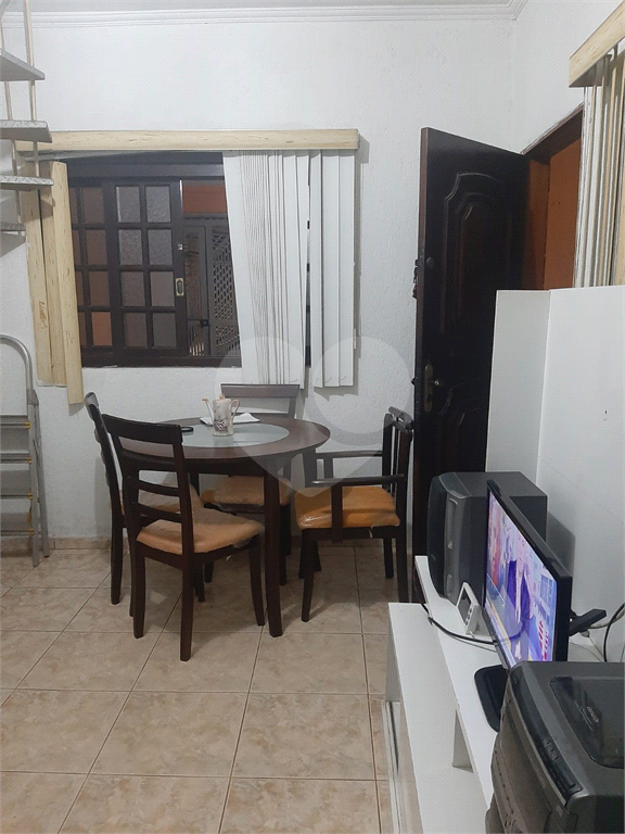 Vendo excelente sobrado de 4 lajes com 4 casas para residencia ou investimento