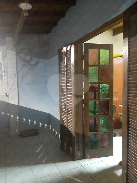 Vendo excelente sobrado de 4 lajes com 4 casas para residencia ou investimento