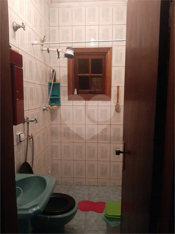 Vendo excelente sobrado de 4 lajes com 4 casas para residencia ou investimento