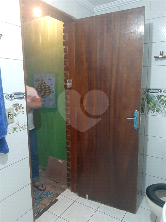 Vendo excelente sobrado de 4 lajes com 4 casas para residencia ou investimento