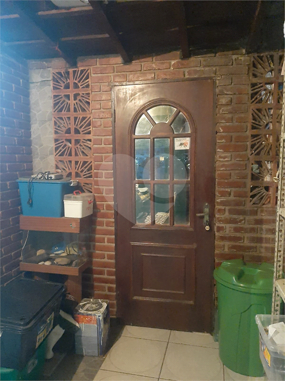 Vendo excelente sobrado de 4 lajes com 4 casas para residencia ou investimento