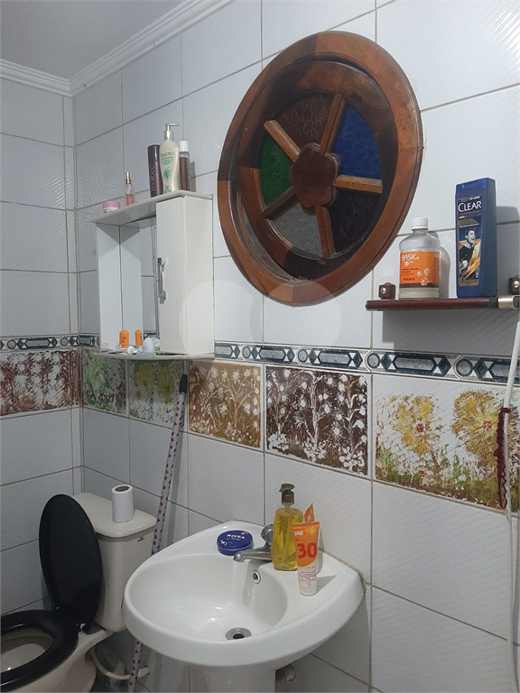 Vendo excelente sobrado de 4 lajes com 4 casas para residencia ou investimento
